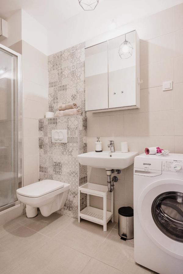 Апартаменты Stylish And Cozy Studio In The Heart Of The City Будапешт Экстерьер фото