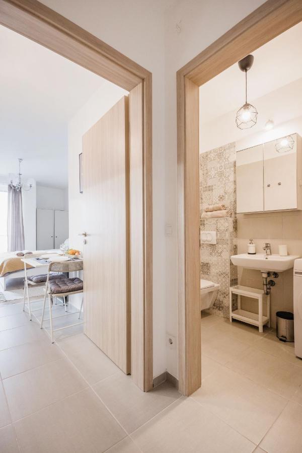 Апартаменты Stylish And Cozy Studio In The Heart Of The City Будапешт Экстерьер фото